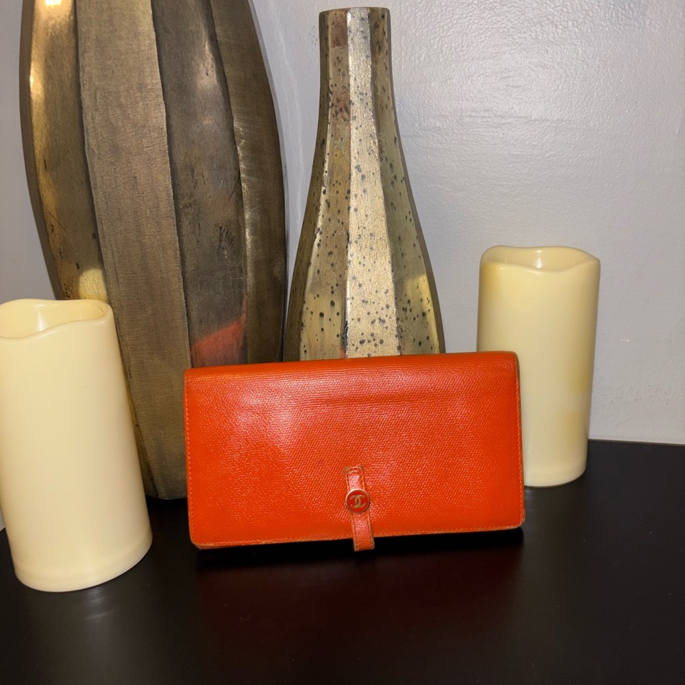Chanel Vintage Coco Button Caviar Leather Continental Long Wallet - Picture 1 of 16
